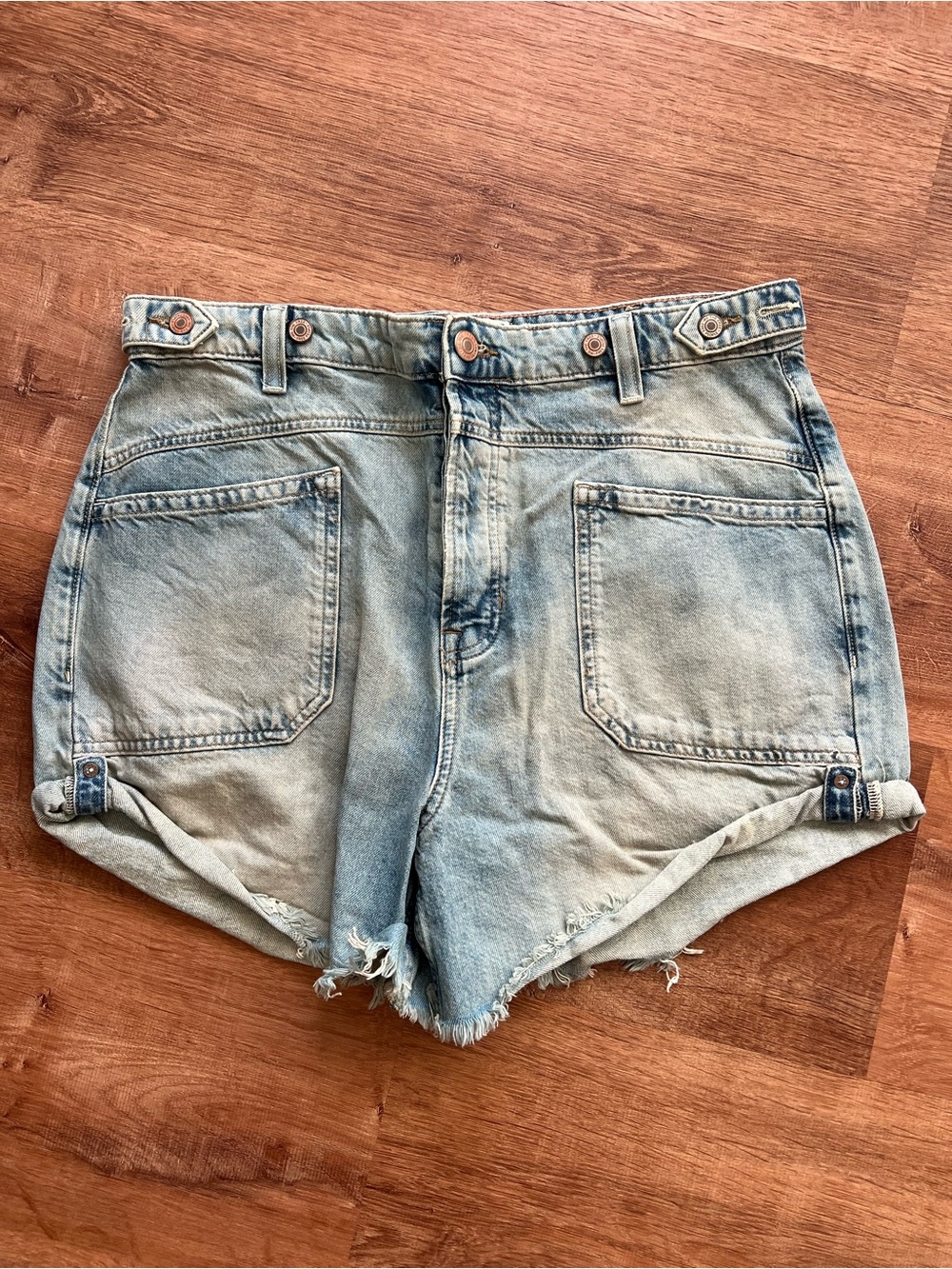Free People We The Free Palmer Cuffed Denim Shorts Size 32 RT $98